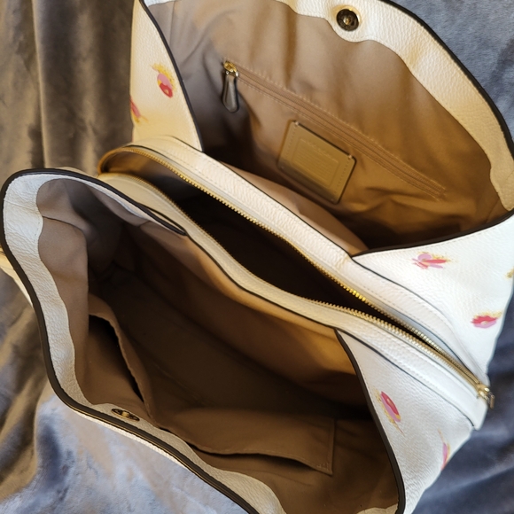 Coach Purse. Hallie C5804 Shoulder Bag - Picture 5 of 8